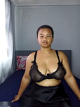 Sultrytits6 online show from April 4, 9:30 am