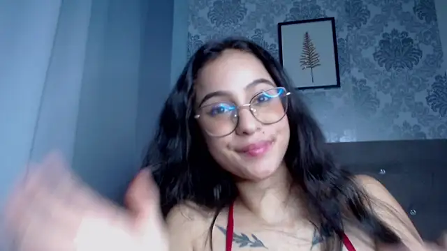 Alana Martinez  online show from April 23, 1:35 am