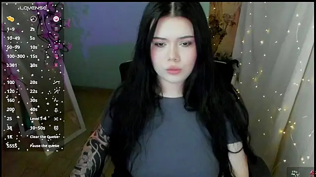 Mona Esty online show from April 24, 1:47 pm