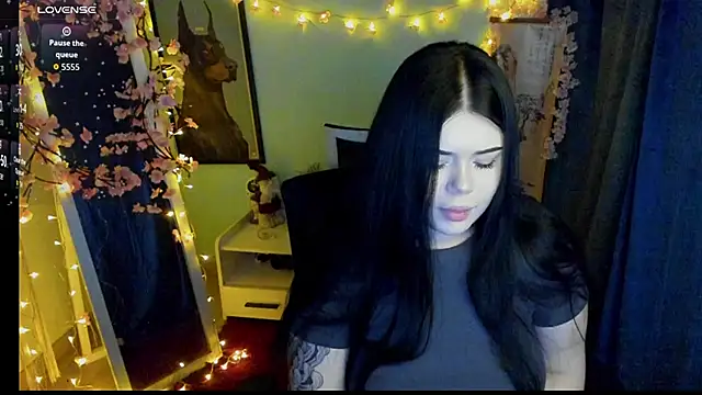 Mona Esty online show from February 17, 9:36 pm