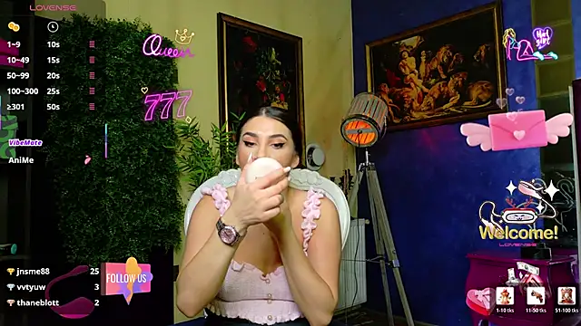 nicolepalmer online show from June 8, 9:43 am