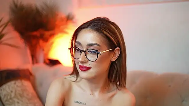 AileenKiss online show from April 22, 2:52 am