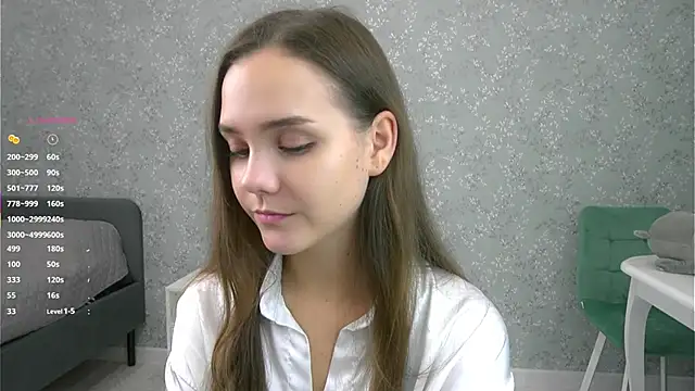 Snapshot of SweetSaraPie chatting on October 18, 6:53 pm SweetSaraPie online show from October 18, 6:53 pm