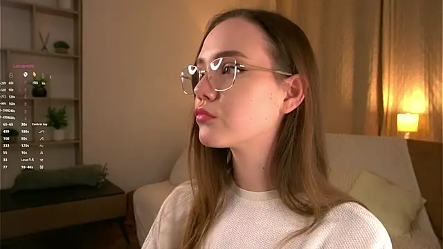 SweetSaraPie online show from March 25, 6:00 pm