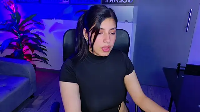 Snapshot of Violetta_Swett_ chatting on October 10, 1:16 pm Violetta Swett online show from October 10, 1:16 pm