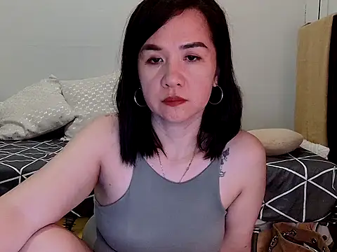 KissHott online show from April 25, 1:52 pm