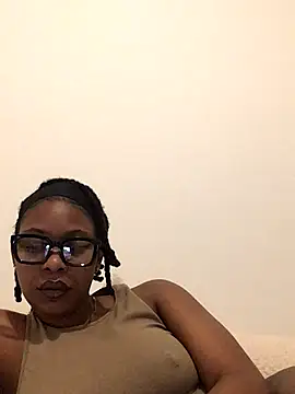 CurvyGoddessXxx online show from October 8, 7:40 pm