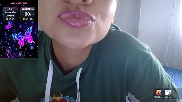 Seductress Malia online show from February 24, 12:15 pm