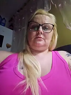 NieMaJazdyBezGwiazdy7883 online show from February 6, 1:42 am