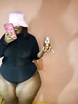 BigBootyBitch96 online show from March 4, 10:16 pm