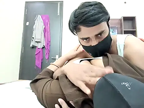 horny milf couple online show from November 2, 5:38 pm