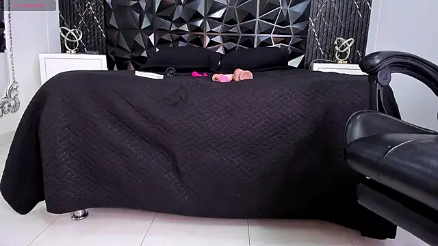 ScarletEvanss  online show from April 25, 1:41 pm