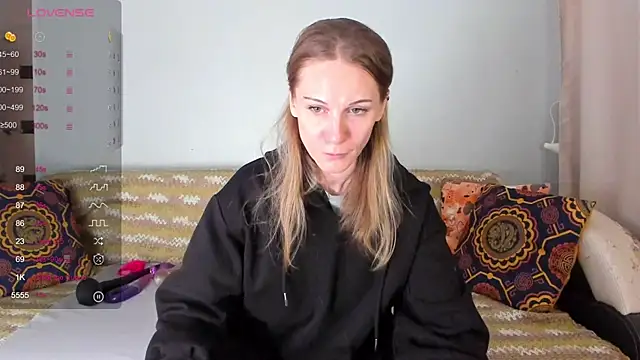 Amalia Mio online show from December 17, 8:07 am