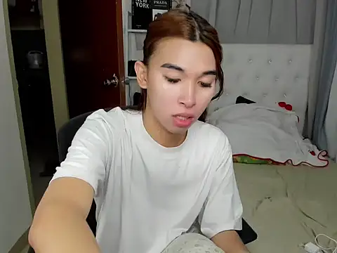 Yourdreamgoddess online show from January 6, 6:00 pm