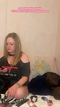amandatheblondewife online show from August 9, 5:23 am