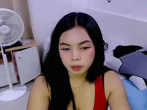 sexyloveee online show from March 22, 12:11 pm