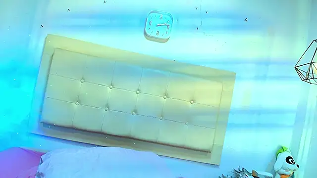 Mitchell diaz online show from April 22, 6:49 pm