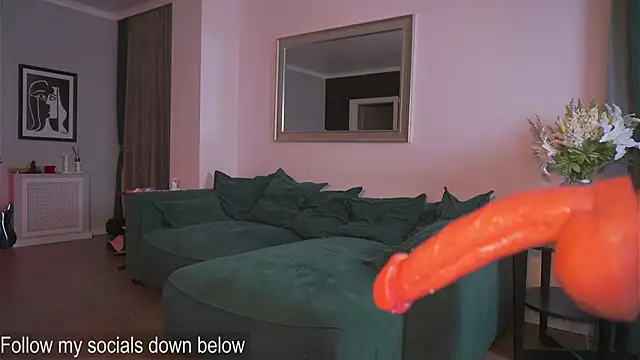 karolineneuer  online show from November 5, 2:17 am