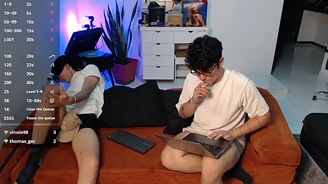 Alec and Nick online show from October 8, 12:15 am