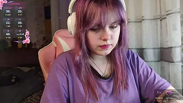 KristiBloom online show from March 4, 9:32 pm