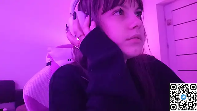 KristiBloom online show from December 20, 10:47 pm