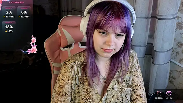 KristiBloom online show from April 22, 10:40 pm