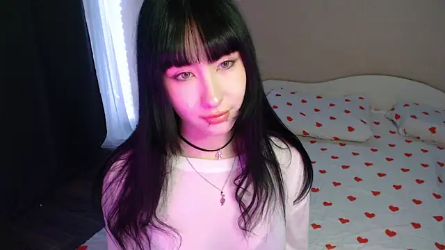 NaemiiBlush online show from November 12, 7:50 am