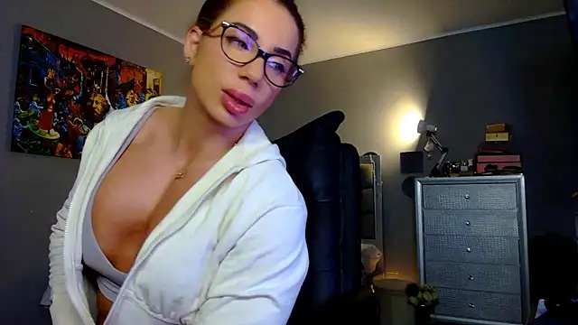 Alesyamuscledollxh online show from April 21, 6:15 pm