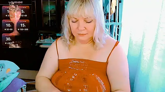 Snapshot of DiamondNata chatting on October 6, 9:37 am DiamondNata online show from October 6, 9:37 am