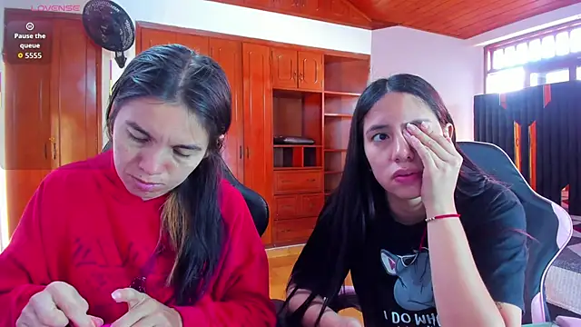 Sofy and Mia online show from January 7, 12:52 pm