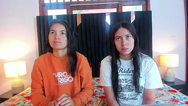 Snapshot of Sofy_and_Mia chatting on October 8, 1:04 pm Sofy and Mia online show from October 8, 1:04 pm
