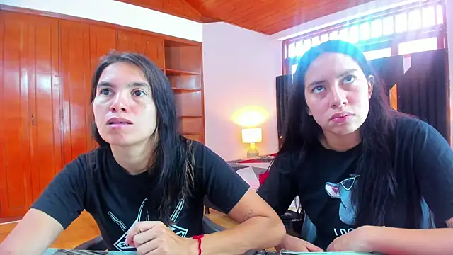 Snapshot of Sofy_and_Mia chatting on October 10, 1:16 pm Sofy and Mia online show from October 10, 1:16 pm