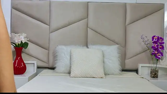 KataDiRose online show from October 11, 12:19 pm