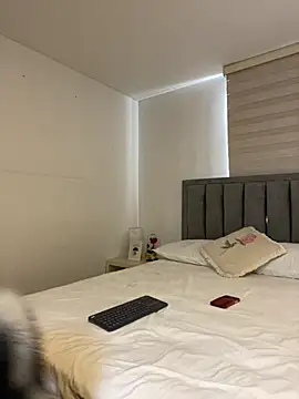 Isabella LaRue online show from January 31, 8:40 pm