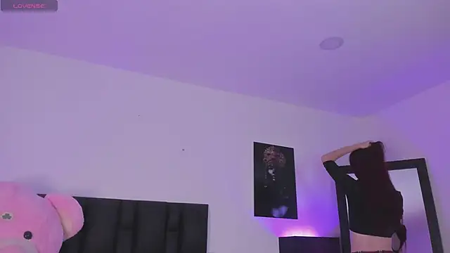 SaradaParker online show from April 21, 3:08 pm