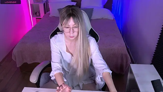 sofiisun online show from October 19, 4:58 am