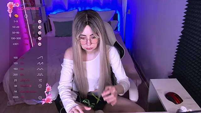 sofiisun online show from July 11, 3:17 am