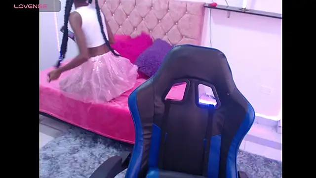 Snapshot of thianahorny chatting on October 16, 12:30 pm thianahorny online show from October 16, 12:30 pm