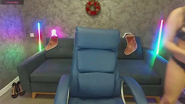 SnowWhiti online show from January 17, 8:38 pm