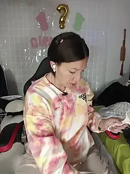 Lucy colee online show from April 26, 5:21 pm