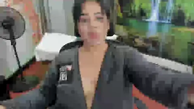 oliviia cute online show from December 22, 3:31 am