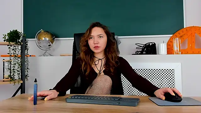 AnnaJonson online show from November 7, 3:45 am