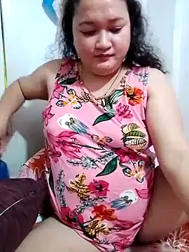 Snapshot of sweetannie13 chatting on October 17, 7:06 pm sweetannie13 online show from October 17, 7:06 pm