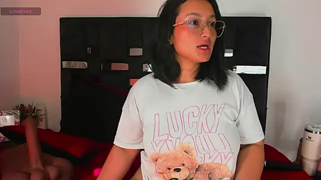SussySunny  online show from June 12, 4:42 am