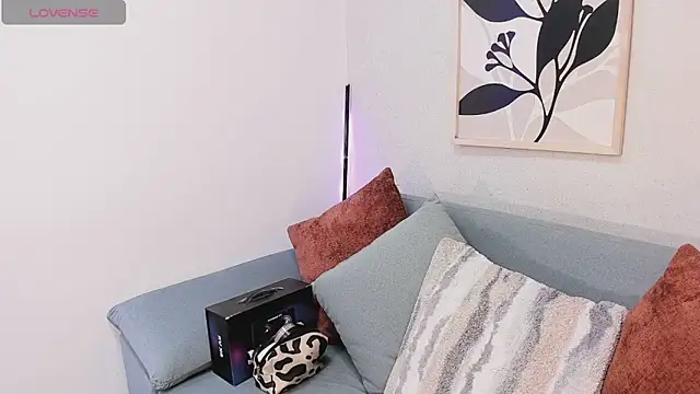 KassMonroe online show from April 27, 7:33 pm