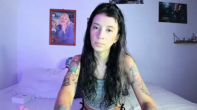 Adeline444 online show from November 6, 12:27 am