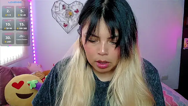 EllieMoonX online show from April 22, 10:29 pm