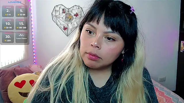 EllieMoonX online show from April 26, 9:12 pm