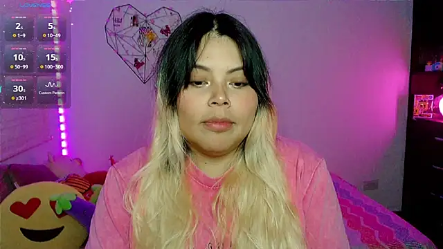 EllieMoonX online show from April 20, 11:30 pm