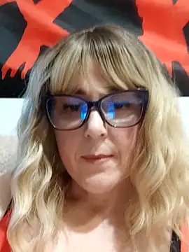 Amelialove42 online show from April 13, 4:52 pm